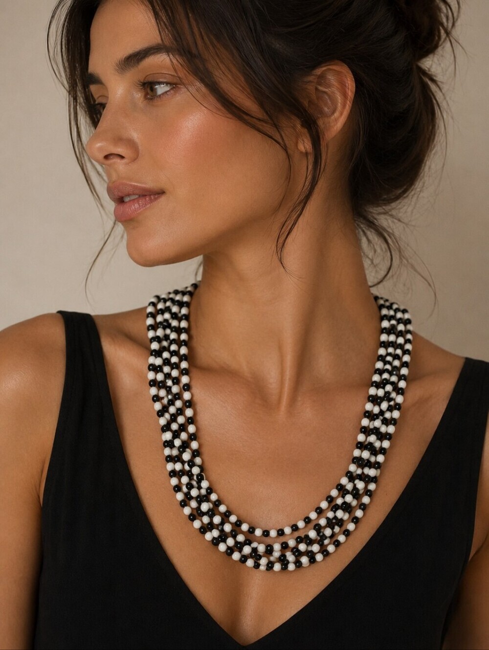 Vtg GLORIUS 1980s Lucite Monochrome Twisted Torsade Beaded Necklace